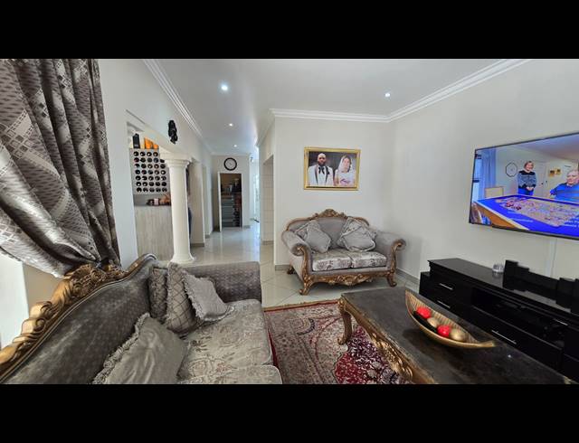 4 BEDROOM FREEHOLD FOR SALE IN SOUTH CREST